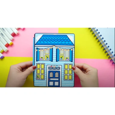 Đồ chơi bé nhà búp bê giấy Toca Life World Quiet Book số 19 The Girl in the Blue House Giá ưu đãi 140.000đ 2
