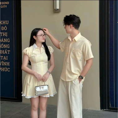 Đồ Đôi Nam Nữ Đỏ Đô – Váy Tiểu Thư + Áo Sơ Mi, Couple Đi Chơi, Tặng Quần Bảo Hộ 2