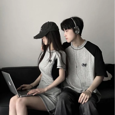 Đồ đôi set couple áo nam đầm nữ tay ngắn chữ A màu ghi xám phối đen HAPPYLOVE G171 Giá ưu đãi 305.000 VND 5 Đồ đôi set couple áo nam đầm nữ tay ngắn chữ A màu ghi xám phối đen HAPPYLOVE G171 Giá ưu đãi 305.000 VND 5
