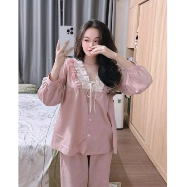 Đồ Ngủ Nữ JULY Đồ Bộ Tiểu Thư Cổ V Ren Thô Cột Nơ Baby Doll Tay Phồng Lụa Latin Mịn Mượt Freesize đến 58kg 7 Đồ Ngủ Nữ JULY Đồ Bộ Tiểu Thư Cổ V Ren Thô Cột Nơ Baby Doll Tay Phồng Lụa Latin Mịn Mượt Freesize đến 58kg 7