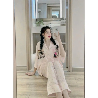 Đồ Ngủ Nữ JULY Pijama Chấm Bi Họa Tiết Cô Gái Tay Cánh Dơi Freesize Chất Latin 204.000đ 7 Đồ Ngủ Nữ JULY Pijama Chấm Bi Họa Tiết Cô Gái Tay Cánh Dơi Freesize Chất Latin 204.000đ 7