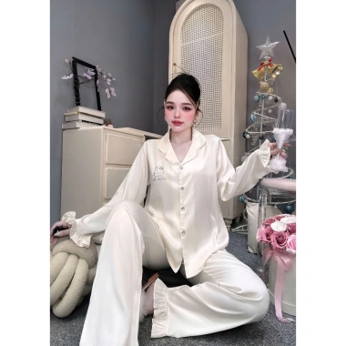 Đồ Ngủ Nữ JULY Pijama Mèo Kitty Đính Đá, Lụa Latin Mềm Mịn, 58kg - Giá 209.000₫