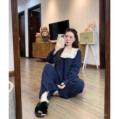Đồ ngủ nữ Lily dài tay cổ vuông ren, mix quần suông vintage, pijama giá 158.400₫ 6 Đồ ngủ nữ Lily dài tay cổ vuông ren, mix quần suông vintage, pijama giá 158.400₫ 6