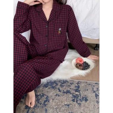 Đồ ngủ pyjama Mickey nam nữ mùa xuân thu – Hai chiếc rộng rãi kẻ sọc dài tay, giảm giá 159.000₫ 2 Đồ ngủ pyjama Mickey nam nữ mùa xuân thu – Hai chiếc rộng rãi kẻ sọc dài tay, giảm giá 159.000₫ 2