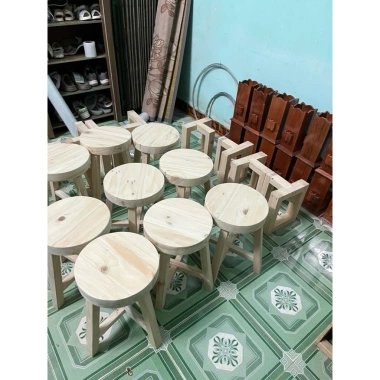 Đôn tròn gỗ thông nhập vân đẹp, đường kính 30cm, cao 40cm, giá ưu đãi 298.000 VND