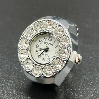 Đồng Hồ Đeo Tay Hợp Kim Sáng Tạo Thiết Kế Độc Đáo Giá 143.235 VND Giảm Đặc Biệt