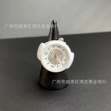 Đồng hồ đeo tay nhỏ nhắn, thời trang, chính xác cho nam nữ - Giá chỉ 143.235₫