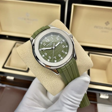 Đồng hồ nam PaTe vuông mặt xanh lá, vỏ trắng 40mm, 3 kim, vành trơn, cơ tự động, dây cao su - chỉ 1.449.000 VND 6 Đồng hồ nam PaTe vuông mặt xanh lá, vỏ trắng 40mm, 3 kim, vành trơn, cơ tự động, dây cao su - chỉ 1.449.000 VND 6