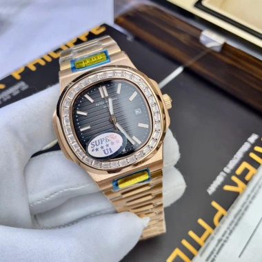 Đồng Hồ Nam Patek PA52 40mm Vỏ Vàng Viền Đá Máy Cơ Automatic Nhật - Tặng Kèm Hộp 10 Đồng Hồ Nam Patek PA52 40mm Vỏ Vàng Viền Đá Máy Cơ Automatic Nhật - Tặng Kèm Hộp 10