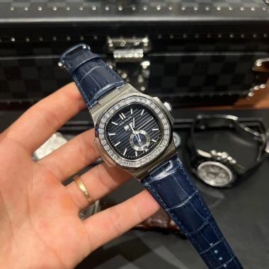 Đồng Hồ Nam Patek Philippe 5.726 40mm Cơ Nhật Bản - Viền CZ Baguette, Dây Cá Sấu, 2,6 Triệu 2 Đồng Hồ Nam Patek Philippe 5.726 40mm Cơ Nhật Bản - Viền CZ Baguette, Dây Cá Sấu, 2,6 Triệu 2