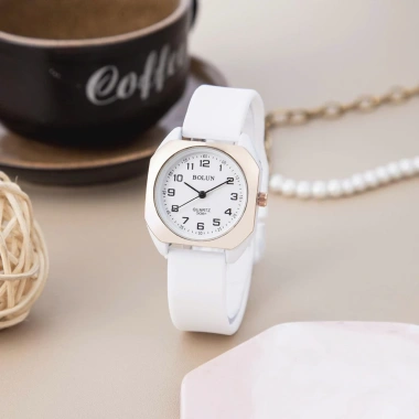 Đồng hồ nữ Bolun 3.081 dây cao su mặt vuông phong cách Hàn Quốc - Giá chỉ 220.000đ