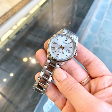 Đồng Hồ Nữ Casio LTP-1.302D-7A2VDF Trắng Kim Vàng Dạ Quang, Kính Khoáng 30.2mm, Chống Nước, Dây Kim Loại - Giá Giảm 3 Đồng Hồ Nữ Casio LTP-1.302D-7A2VDF Trắng Kim Vàng Dạ Quang, Kính Khoáng 30.2mm, Chống Nước, Dây Kim Loại - Giá Giảm 3