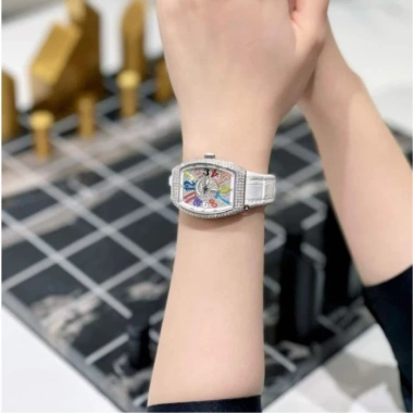 Đồng Hồ Nữ Frank V32 Viền Đá Swarovsky, Máy Pin Squart, Kính Saphia Chống Xước, Chống Nước Giá 1,900,000₫