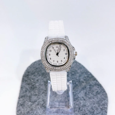 Đồng hồ nữ Patek Philipe 33mm mặt đá, dây silicone, chống nước 3ATM, chỉ 1,45 triệu 4