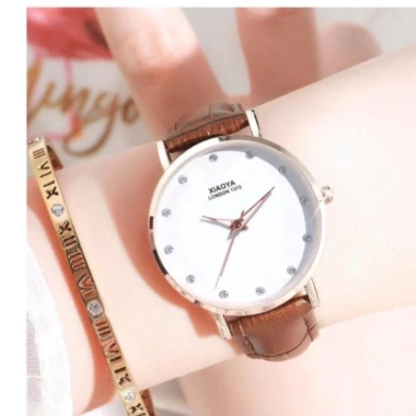 Đồng hồ nữ XIAOYA 1.315 cao cấp: Thiết kế tinh tế, dây da thật, giảm còn 1,5 triệu