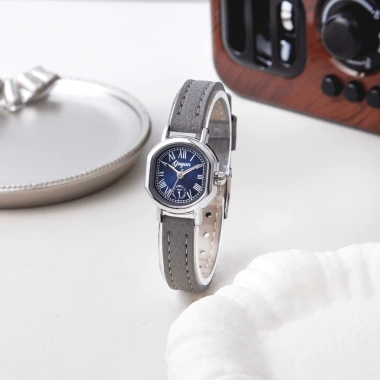 Đồng hồ nữ YUYAN 5.218 dây da thanh lịch - Giá 389.000 VND, giảm từ 474.580 VND 2 Đồng hồ nữ YUYAN 5.218 dây da thanh lịch - Giá 389.000 VND, giảm từ 474.580 VND 2