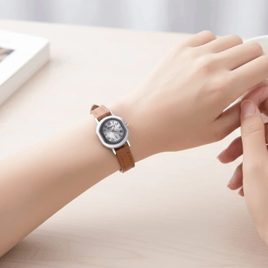 Đồng hồ nữ YUYAN 5.218 dây da thanh lịch - Giá 389.000 VND, giảm từ 474.580 VND