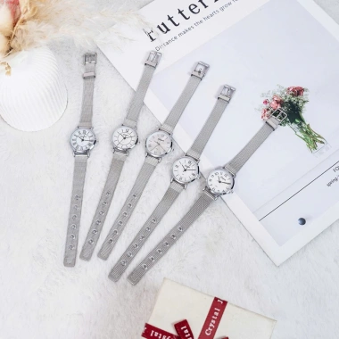 Đồng hồ nữ Yuyan dây kim loại mặt tròn thời trang, giá chỉ 179.000₫, giảm mạnh 9 Đồng hồ nữ Yuyan dây kim loại mặt tròn thời trang, giá chỉ 179.000₫, giảm mạnh 9