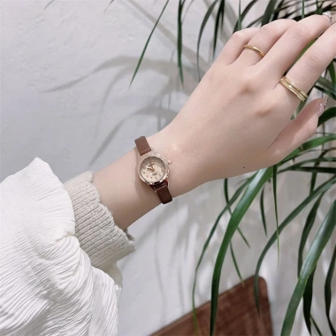 Đồng Hồ Nuche Bắc Âu Sang Trọng Siêu Nhẹ - Giá Ưu Đãi 81.547 VND, Giá Gốc 104.380 VND 5