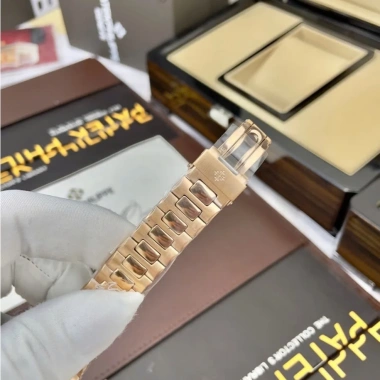 Đồng Hồ Patek Nautilus 5.711-5.723 40mm Cơ Giờ Phút Lịch Bảo Hành 2 Năm 3.2 Triệu 6 Đồng Hồ Patek Nautilus 5.711-5.723 40mm Cơ Giờ Phút Lịch Bảo Hành 2 Năm 3.2 Triệu 6
