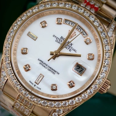 Đồng hồ Rolex full đá CZ mặt khảm trai vàng hồng - Máy cơ Nhật 38-41mm - Giá ưu đãi 2,577,465₫ 6 Đồng hồ Rolex full đá CZ mặt khảm trai vàng hồng - Máy cơ Nhật 38-41mm - Giá ưu đãi 2,577,465₫ 6