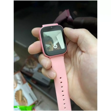 Đồng hồ thông minh trẻ em HW13 2.026 - video call 4G, định vị WiFi, dây silicon, giá 599.000₫
