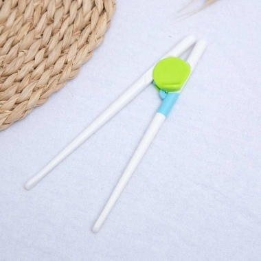Đũa tập ăn cho bé cao cấp nhập Nhật – An toàn, nhẹ, giá chỉ 11.000 VND 4