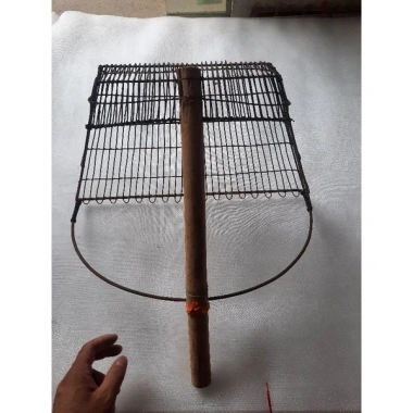 Dụng cụ cào hến ốc trên sông - Tiện lợi, bền chắc, giảm giá 260.000 VND