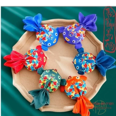 Dụng Cụ Cổ Trang Túi Đựng Tỏi Bé Hình Cá Chép - Túi Gấm Đựng Trang Sức, Miễn Phí Vận Chuyển, Giá 43.800₫ Dụng Cụ Cổ Trang Túi Đựng Tỏi Bé Hình Cá Chép - Túi Gấm Đựng Trang Sức, Miễn Phí Vận Chuyển, Giá 43.800₫
