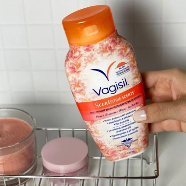 Dung dịch vệ sinh phụ nữ Vagisil Sensitive Daily Intimate Wash 240ml Dịu nhẹ, bảo vệ pH, giảm ngứa, giá 249.000 VND
