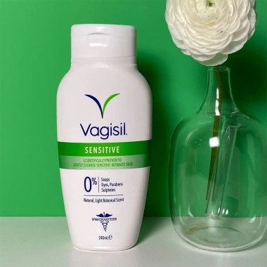 Dung dịch vệ sinh phụ nữ Vagisil Sensitive Wash 240ml – Cân bằng pH, chỉ 249.000₫ 5