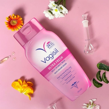 Dung dịch vệ sinh phụ nữ Vagisil Ultra Fresh Daily Intimate Wash 240ml/354ml - Giá chỉ 249.000 VND giảm từ 316.230 VND