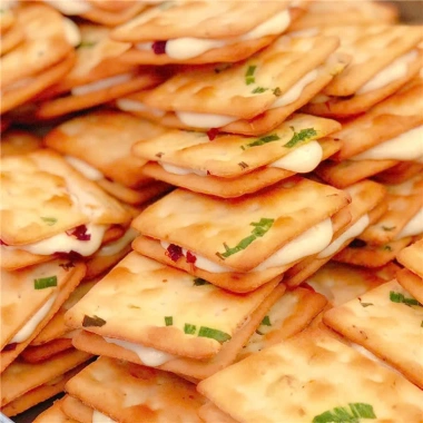 Dưỡng chất 500g Bánh quy kẹp nougat hẹ & hành kem ngậy – Ăn vặt, chỉ 44.000₫