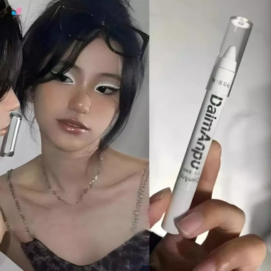 Đường viền Highlight Stick Xương Đòn Fine Long Lanh Pearlescent – Giá 39.600₫ 6 Đường viền Highlight Stick Xương Đòn Fine Long Lanh Pearlescent – Giá 39.600₫ 6