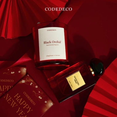 ELEGANCE GIFT SET CODEDECO - Set quà tặng giới hạn: Nước hoa 50ml + Nến thơm 205gr, giảm giá hấp dẫn 7 ELEGANCE GIFT SET CODEDECO - Set quà tặng giới hạn: Nước hoa 50ml + Nến thơm 205gr, giảm giá hấp dẫn 7