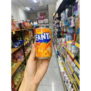 Fanta Mini Nhật Bản 160ml Vị Cam/Nho – Lon Nhỏ Tiện Lợi, Hương Trái Cây Sảng Khoái, 17.500₫ 5 Fanta Mini Nhật Bản 160ml Vị Cam/Nho – Lon Nhỏ Tiện Lợi, Hương Trái Cây Sảng Khoái, 17.500₫ 5