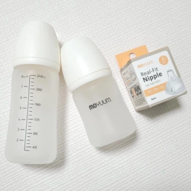 Flash Sale Bình sữa Moyuum thủy tinh tráng silicon cao cấp 150ml-240ml Hàn Quốc - Hàng chính hãng, giá 110k