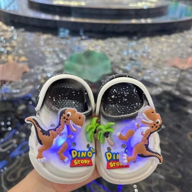 FOM NHỎ Đèn Dép Sục Khủng Long Vẩy Sơn êm Chân Bé Dino Story MONKIDS-2.025 85.000 4