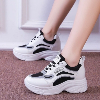Free ship Giày Thể Thao Nữ Snaker Fashion Đế Độn, Kiểu Trẻ Trung, Giá 750k (Giá Gốc 907.5k)