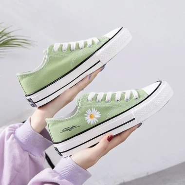 Free ship Giày thể thao nữ thấp cổ hoa cúc Hot trend 2.020 4 màu, chỉ 650.000đ 3