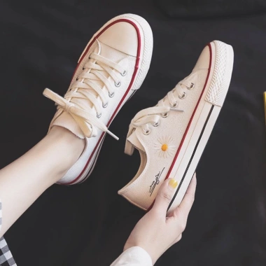 Free ship Giày thể thao nữ thấp cổ hoa cúc Hot trend 2.020 4 màu, chỉ 650.000đ 5
