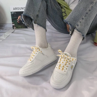Free ship Giày Thể Thao Sneaker Nữ Dây Hoa Cúc Giá chỉ 698.000 kèm phụ kiện 2