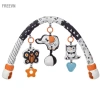 Freevn TUMAMA Baby Plush Arch Đồ chơi giác quan treo cho xe đẩy, ghế ô tô, tháo rời, hỗ trợ phát triển trí não 0 tháng