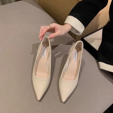 FULLBOX Giày cao gót vuông 7 phân siêu êm chân - Giá ưu đãi 500.000đ, giá gốc 625.000đ 9 FULLBOX Giày cao gót vuông 7 phân siêu êm chân - Giá ưu đãi 500.000đ, giá gốc 625.000đ 9