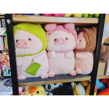 Gấu Bông Heo Ngồi Size To Nhăn Màu - Đồ Gối Đáng Yêu, Giá 150.000₫ (Giảm từ 192.000₫) Gấu Bông Heo Ngồi Size To Nhăn Màu - Đồ Gối Đáng Yêu, Giá 150.000₫ (Giảm từ 192.000₫)