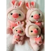 Gấu bông lợn hồng đội mũ thỏ dâu tây – Uống trà sữa, size 30‑55cm, chỉ 99.000đ 6