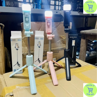 Gậy chụp ảnh 3 chân có đèn LED và remote, xoay đa góc selfie - Giá 45.000₫
