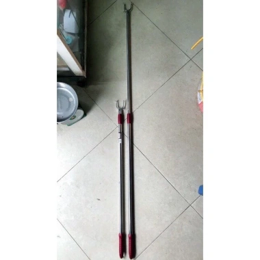 Gậy lấy quần áo dài 1.5m – Treo đồ nhanh cho nhà cao tầng, chung cư, chuồng cọp, chỉ 45.000₫ 2 Gậy lấy quần áo dài 1.5m – Treo đồ nhanh cho nhà cao tầng, chung cư, chuồng cọp, chỉ 45.000₫ 2