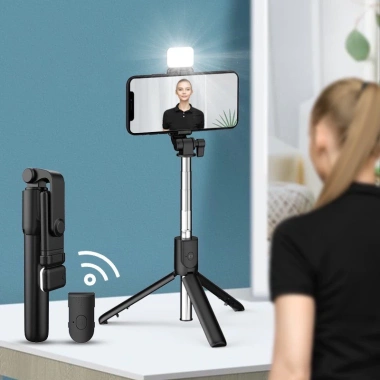 Gậy Selfie Remote và Tripod 3 Chân, Đèn LED Trợ Sáng - Giá 55k Giảm Đặc Biệt