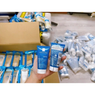Gel Rửa Mặt La Roche-Posay Effaclar Purifying 50ml Dầu Nhạy Cảm - Giá 92.500đ 2 Gel Rửa Mặt La Roche-Posay Effaclar Purifying 50ml Dầu Nhạy Cảm - Giá 92.500đ 2